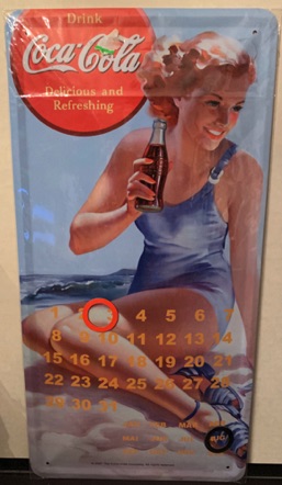 09261-1 € 15,00 coca cola ijzeren plaat tevens kalender 40x 20 cm.jpeg